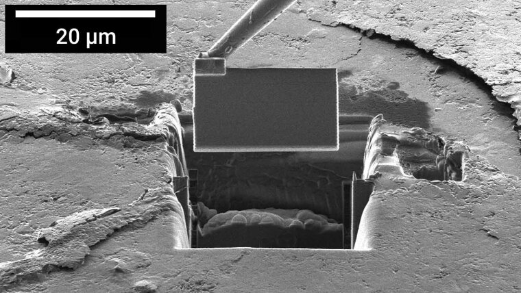 FIB preparation of a surface