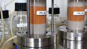 Bodensäulen (reaktive Transportexperimente)