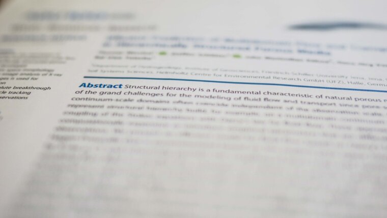 Manuskript mit neuesten Forschungsergebnissen