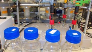 Ritschel & Totsche 2016 - Closed-flow column experiments - Insights into solute transport provided by a damped oscillating breakthrough behavior