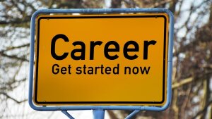 Straßenschild Career - Symbolbild