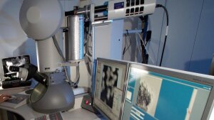 Live analyses on the TEM