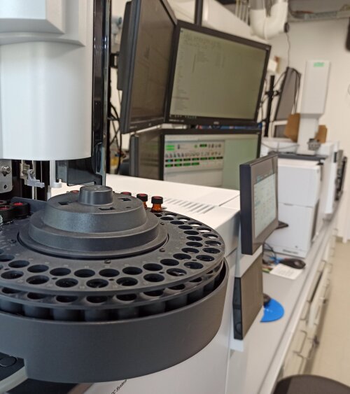 Zwei Gaschromotografie-Massenspektrometer der Firma Agilent.