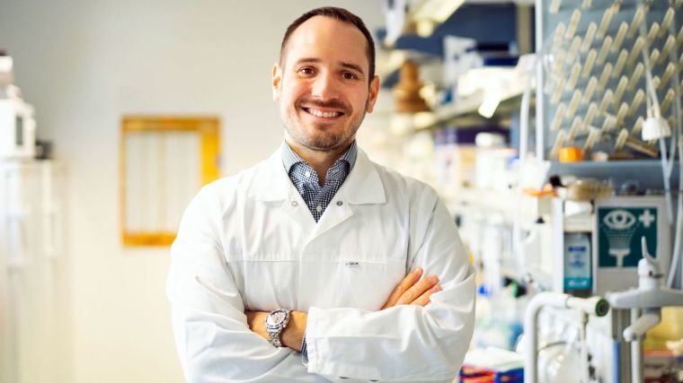 Pierre Stallforth, Professor für Bioorganische Chemie und Paläobiotechnologie