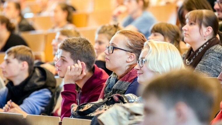 Studierende im Döbereiner Hörsaal